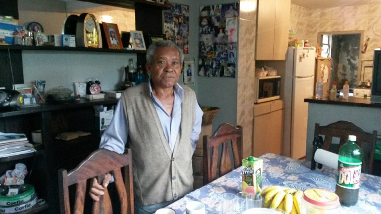 Seu André mora há mais de 30 anos na Ilha e admite que a situação melhorou nos últimos anos